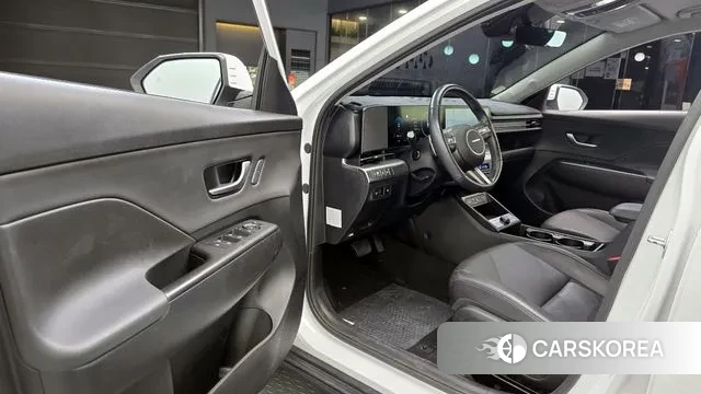 Hyundai Kona Hybrid (SX2) 2023 Белый из Кореи, фото 2