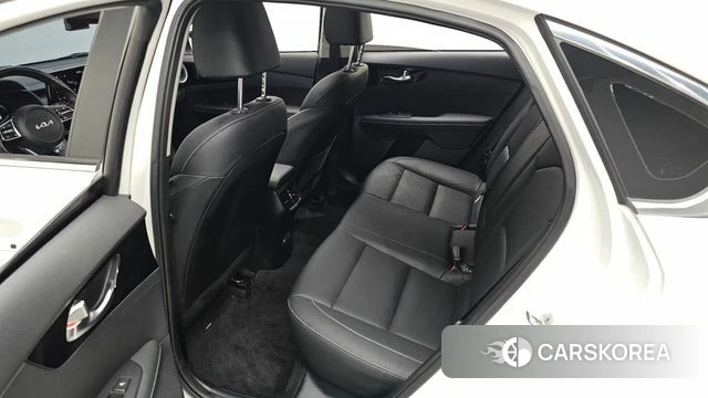 Kia The New K3 2nd generation 2021 Белый из Кореи, фото 2