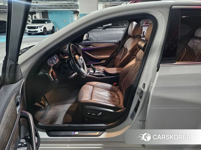 BMW 5 Series (G30) 2019 Белый из Кореи, фото 2