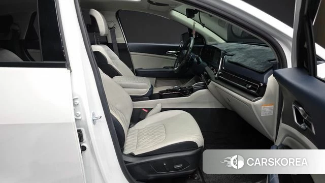 Kia Sportage 5th Generation Hybrid 2023 Белый из Кореи, фото 2