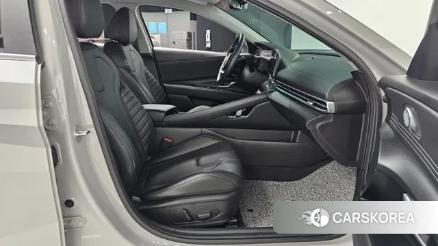 Hyundai Avante (CN7) 2022 Серебристо-серый из Кореи, фото 2