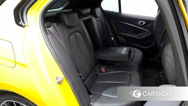 BMW 1 Series (F40) 2022 Желтый из Кореи, фото 2