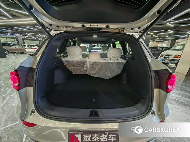 Changan Qiyuan Q07 2026 Серебристо-серый из Китая, фото 2