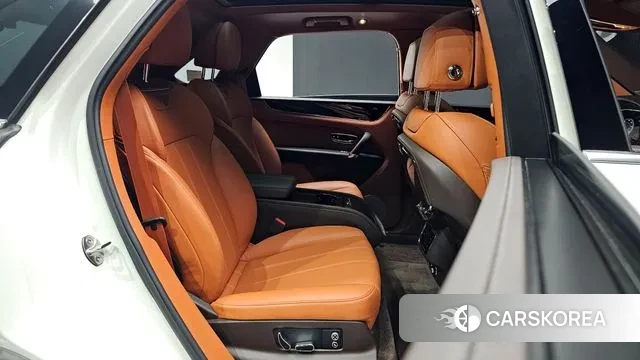 Bentley Bentayga 2020 Белый из Кореи, фото 2