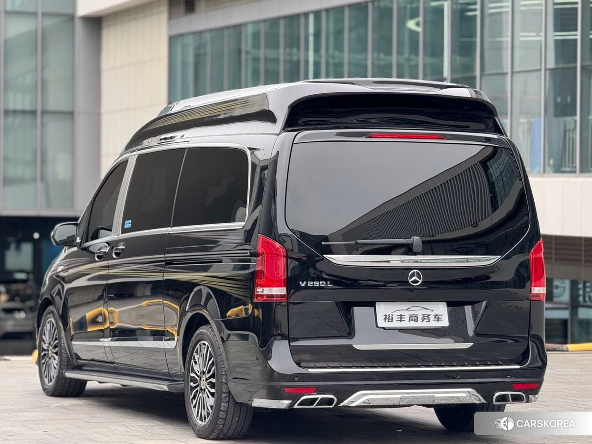 Mercedes-Benz V-class 2022 Черный из Китая, фото 2