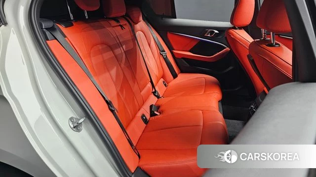BMW 1 Series (F40) 2021 Белый из Кореи, фото 2
