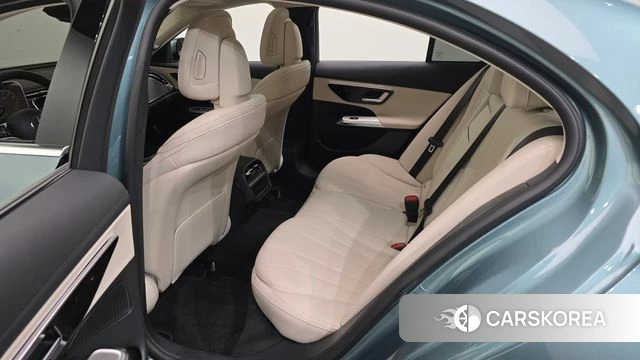 Mercedes-Benz E-Class W214 2025 Синий нефрит из Кореи, фото 2