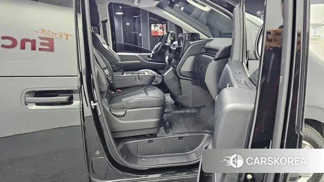 Hyundai Staria 2025 Черный из Кореи, фото 2