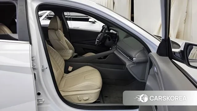 Hyundai The New Avante (CN7) 2023 Белый из Кореи, фото 2