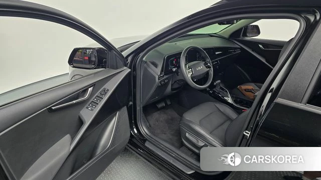 Kia Di Ol Nu Niro 2024 Черный из Кореи, фото 2