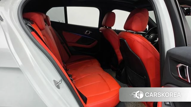 BMW 1 Series (F40) 2021 Белый из Кореи, фото 2