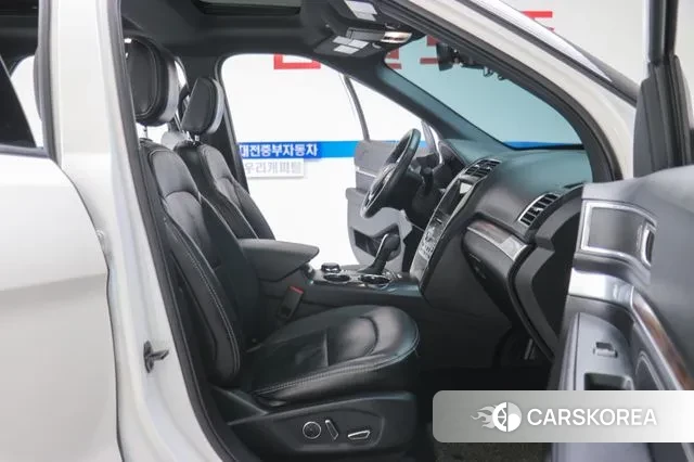 Ford Explorer 2018 Белый из Кореи, фото 2