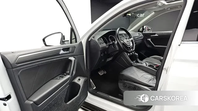 Volkswagen Tiguan second Generation 2020 Белый из Кореи, фото 2