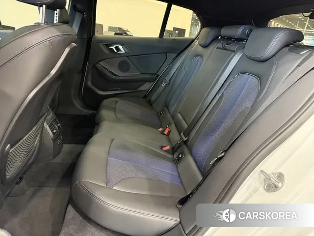 BMW 1 Series (F40) 2023 Белый из Кореи, фото 2