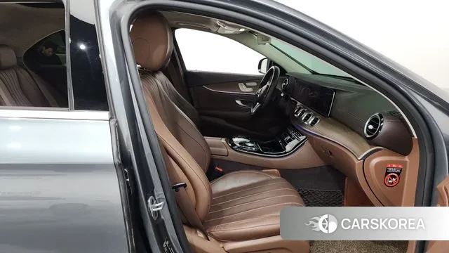 Mercedes-Benz E-Class W213 2019 Серый из Кореи, фото 2