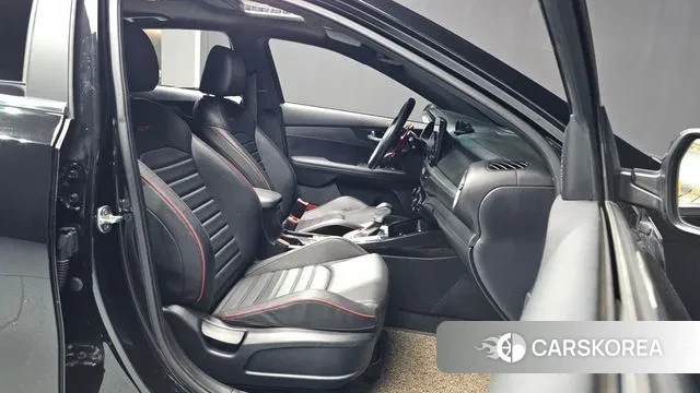 Kia The New K3 2nd generation 2022 Черный из Кореи, фото 2