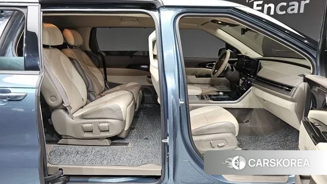Kia Carnival 4th generation 2021 Светло-серебряный цвет из Кореи, фото 2