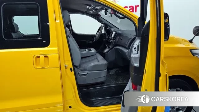 Hyundai The New Grand Starex 2019 Желтый из Кореи, фото 2