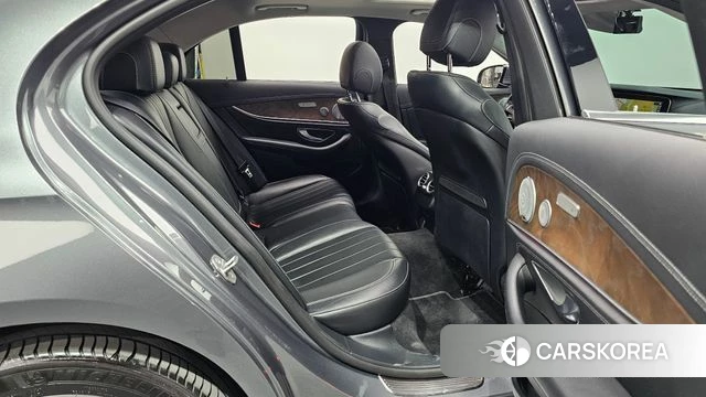 Mercedes-Benz E-Class W213 2018 Серый из Кореи, фото 2