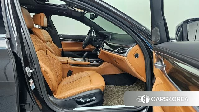 BMW 7 Series (G11) 2021 Черный из Кореи, фото 2