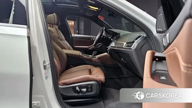 BMW X6 (G06) 2022 Белый из Кореи, фото 2