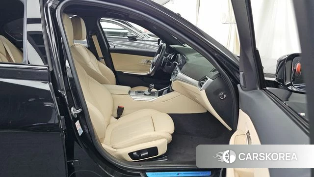 BMW 3 Series (G20) 2022 Черный из Кореи, фото 2
