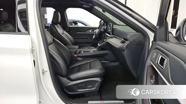 Ford Explorer 6th Generation 2025 Белый из Кореи, фото 2