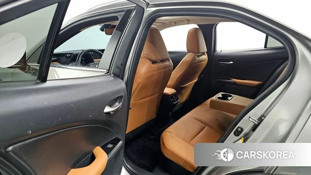 Lexus UX250h 2019 Серебряный из Кореи, фото 2