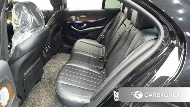 Mercedes-Benz E-Class W213 2018 Черный из Кореи, фото 2