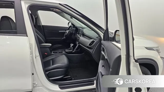 Kia Seltos 2021 Белый из Кореи, фото 2