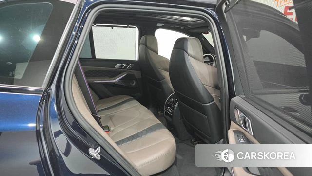BMW X5M (G05) 2022 Черный из Кореи, фото 2