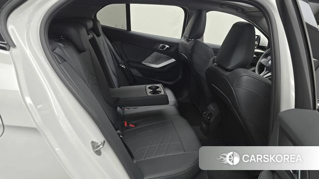 BMW 1 Series (F70) 2025 Белый из Кореи, фото 2