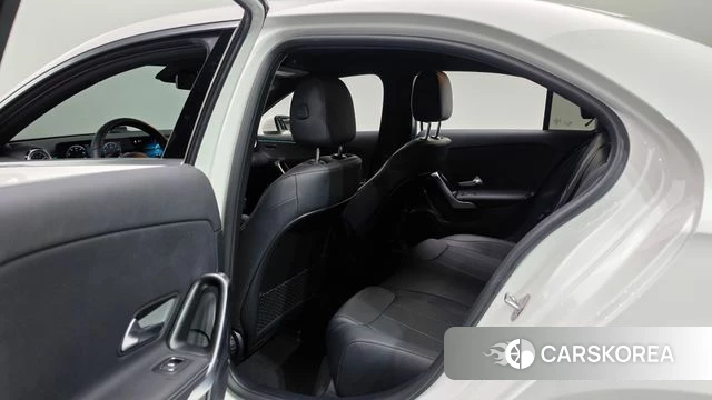 Mercedes-Benz A-Class W177 2022 Белый из Кореи, фото 2
