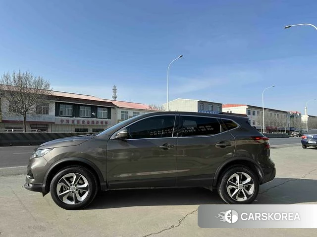 Nissan Qashqai 2021 Коричневый из Китая, фото 2