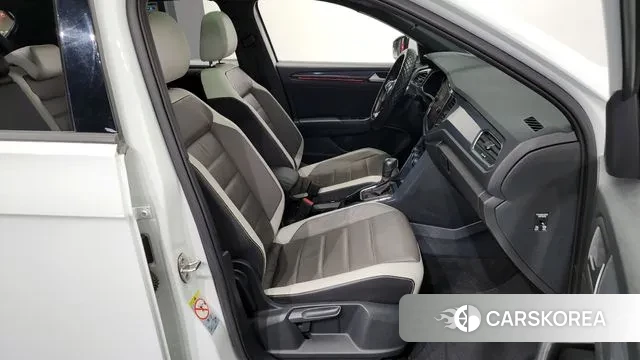 Volkswagen T-Roc 2021 Белый из Кореи, фото 2