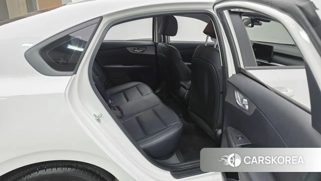 Kia The New K3 2nd generation 2022 Белый из Кореи, фото 2