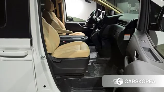 Hyundai Staria 2024 Белый из Кореи, фото 2