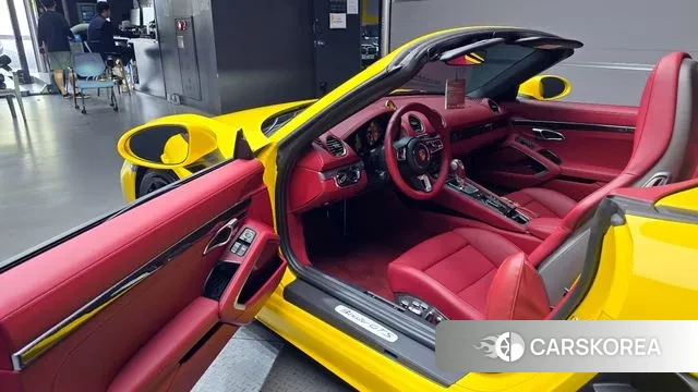 Porsche 718 Boxster 2024 Желтый из Кореи, фото 2