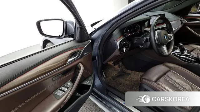 BMW 5 Series (G30) id 2902198 из Кореи 2