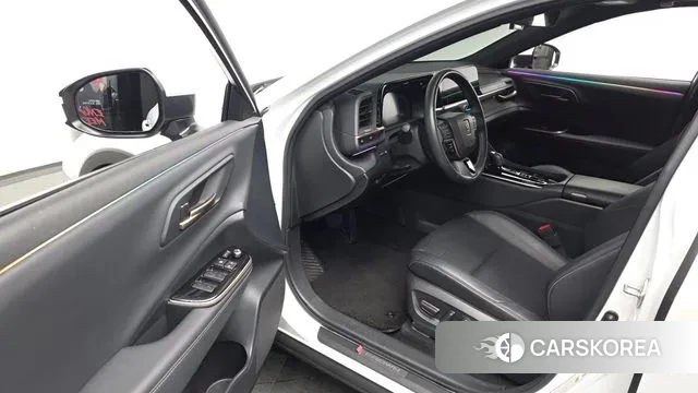 Toyota Crown Crossover 2024 Белый из Кореи, фото 2