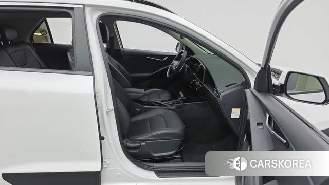 Kia Di Ol Nu Niro 2023 Белый из Кореи, фото 2