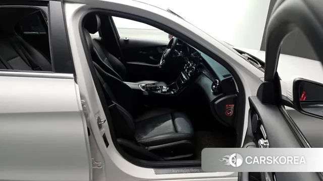 Mercedes-Benz C-Class W205 2019 Белый из Кореи, фото 2