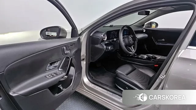 Mercedes-Benz A-Class W177 2019 Серебристо-серый из Кореи, фото 2