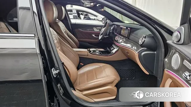 Mercedes-Benz E-Class W213 2019 Черный из Кореи, фото 2