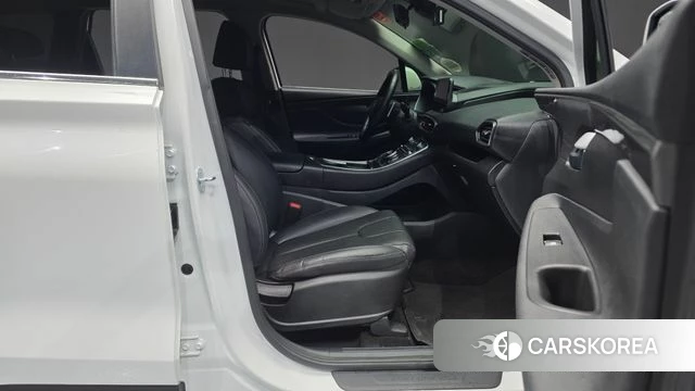 Hyundai The New Santa Fe 2022 Белый из Кореи, фото 2