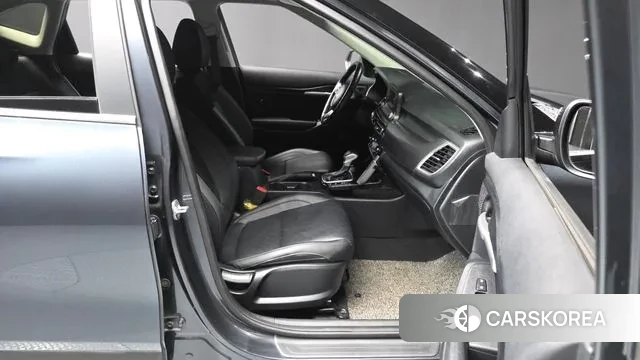 Kia Seltos 2021 Серый из Кореи, фото 2