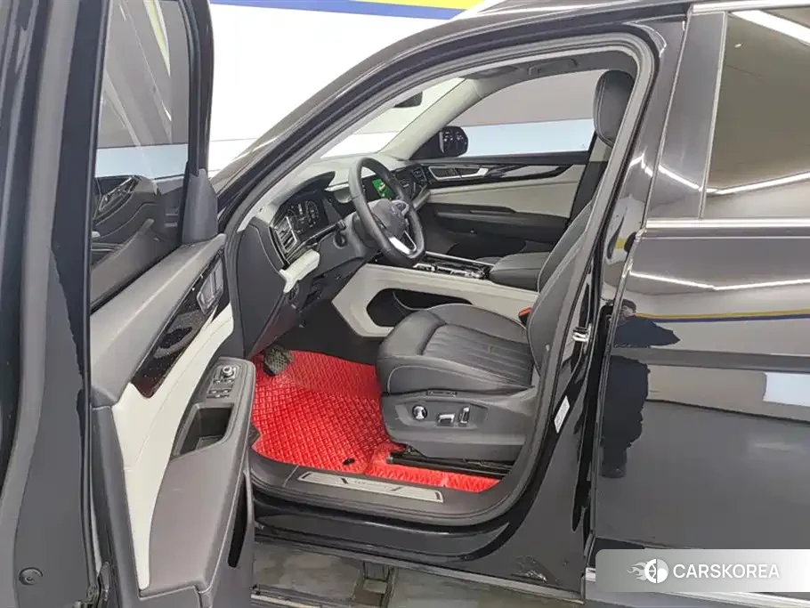 Volkswagen Tourang 2021 Черный из Китая, фото 3