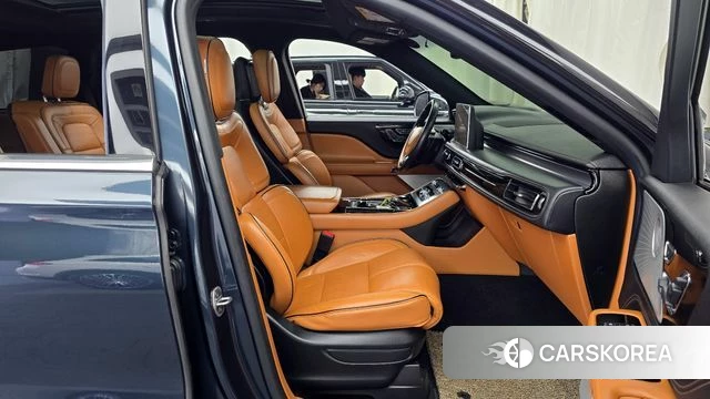 Lincoln Aviator 2nd generation 2021 Серый из Кореи, фото 2