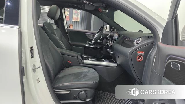 Mercedes-Benz GLA - Class H247 2022 Белый из Кореи, фото 2