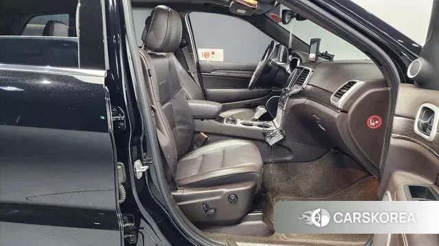 Jeep Grand Cherokee 2018 Черный из Кореи, фото 2